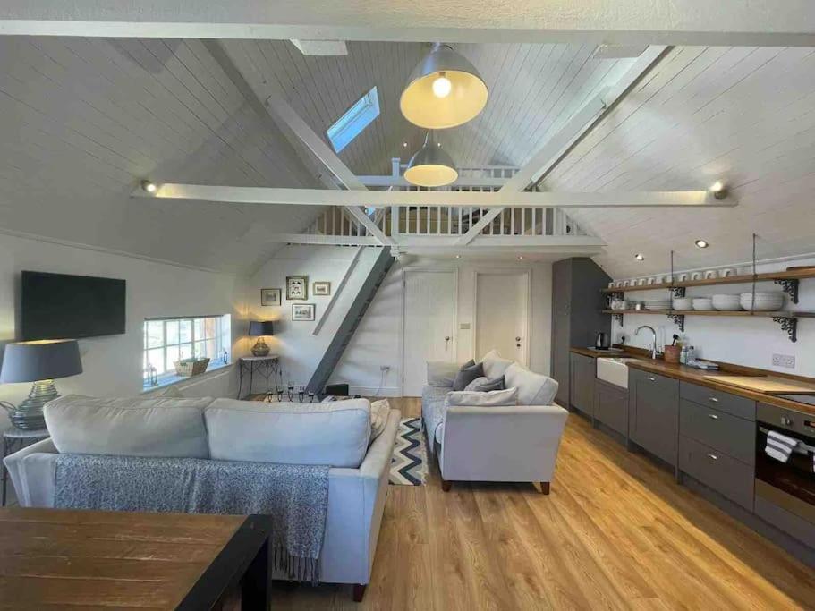 The Coach House Daire Alderbury Dış mekan fotoğraf